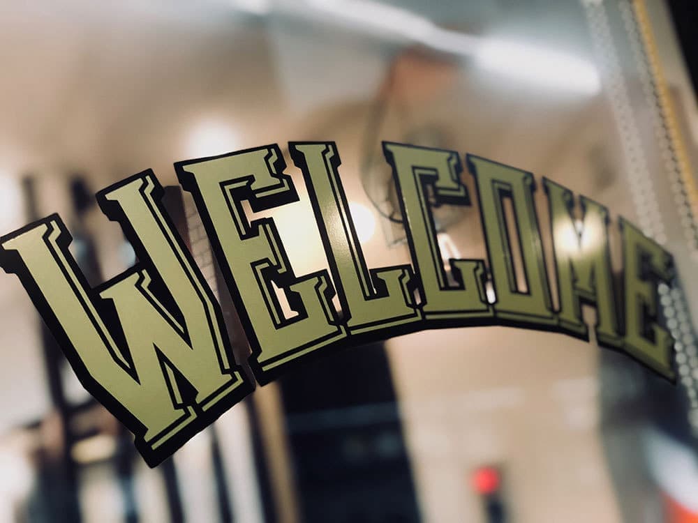 北摂看板・サインデザイン_吹田市江坂のデザイン事務所